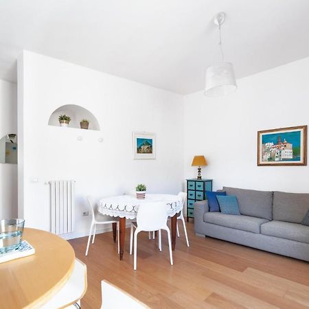 Casa Flo Con Terrazza E Ascensore Салерно Экстерьер фото