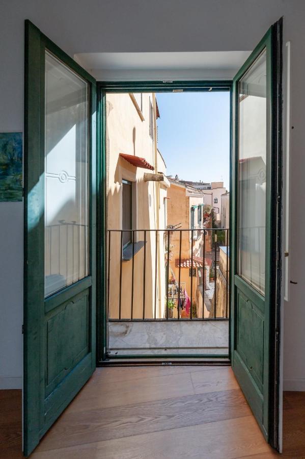 Casa Flo Con Terrazza E Ascensore Салерно Экстерьер фото